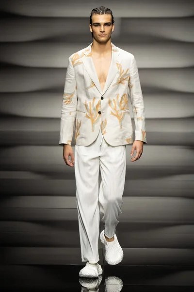 Look 90